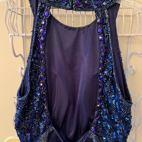 Two piece gown - Picture 6 of 6